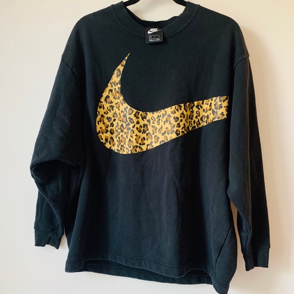 Nike Leopard Print Swoosh Crew Neck 